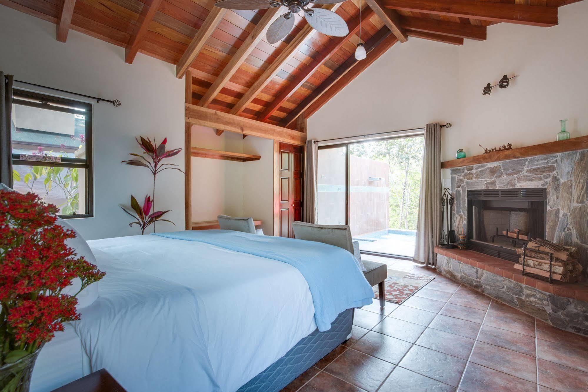 Mystic River Resort San Ignacio Esterno foto