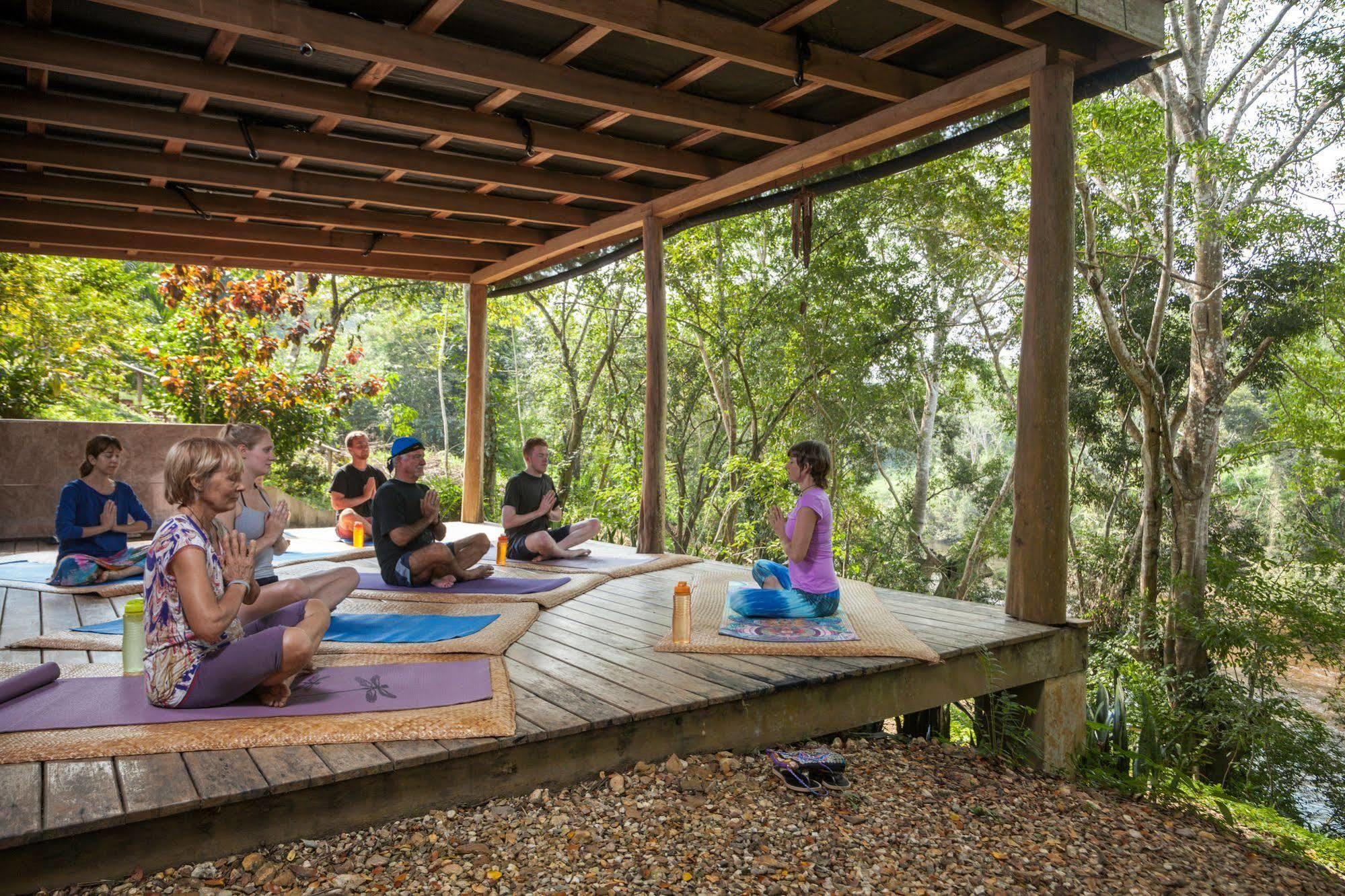 Mystic River Resort San Ignacio Esterno foto