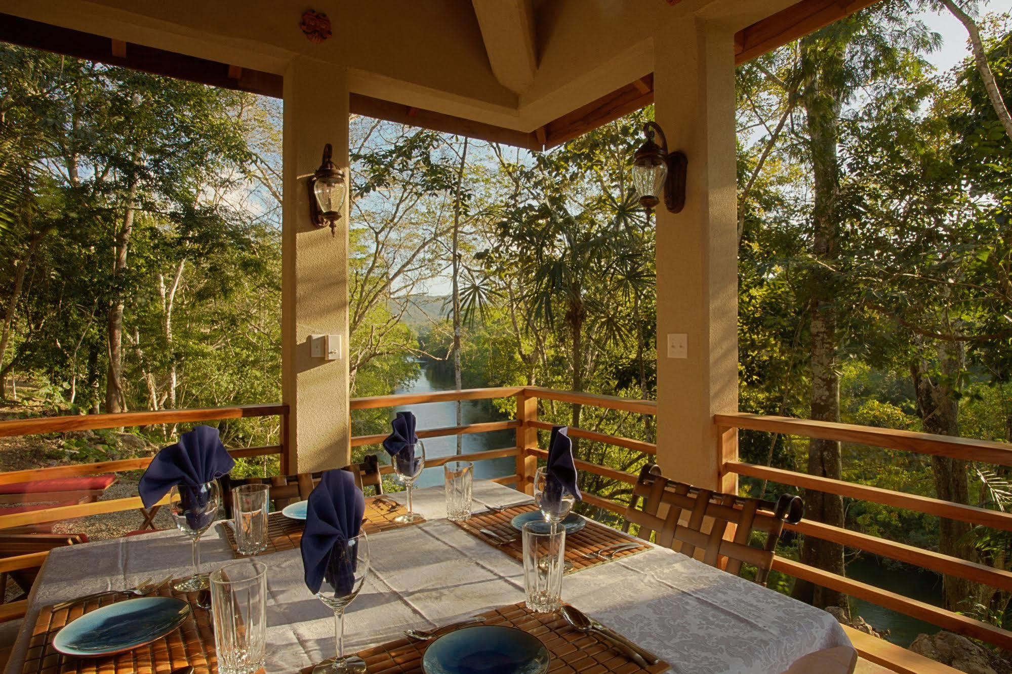 Mystic River Resort San Ignacio Esterno foto